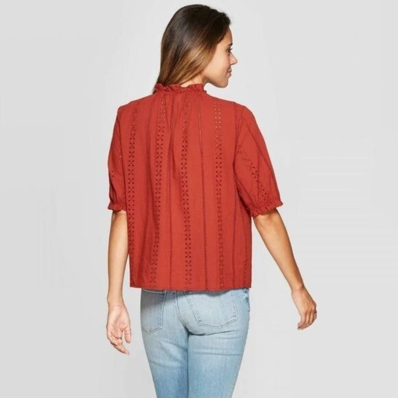 Universal Thread Womens Eyelet Blouse Size M Rust Color - Picture 2 of 9